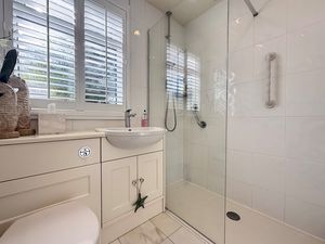 Photo 11- click for photo gallery